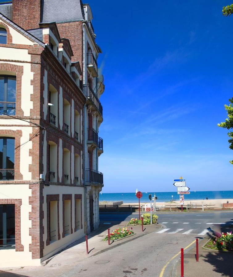 Residence La Vague- Appartements Grand Confort -Vue Mer - 2 A 6 Personnes Houlgate Esterno foto