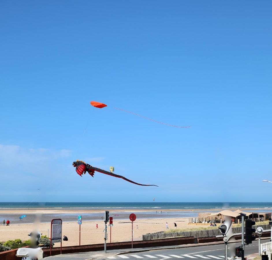 Residence La Vague- Appartements Grand Confort -Vue Mer - 2 A 6 Personnes Houlgate Esterno foto