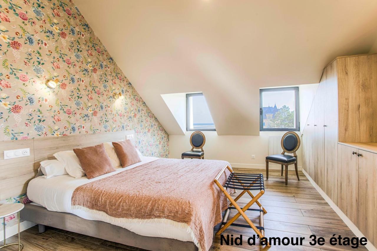 Residence La Vague- Appartements Grand Confort -Vue Mer - 2 A 6 Personnes Houlgate Esterno foto