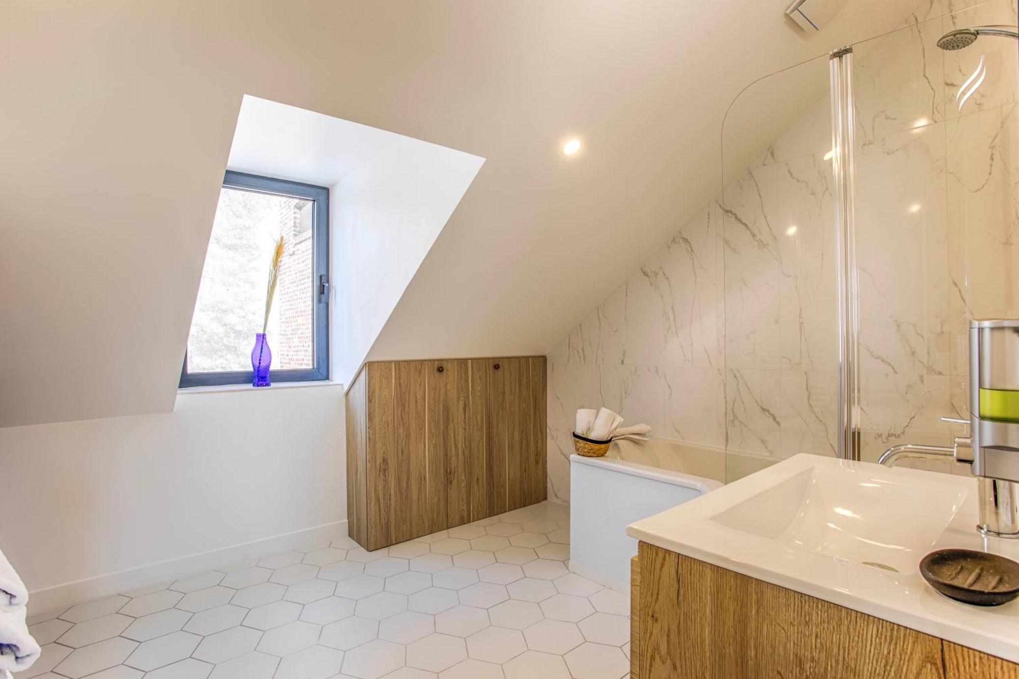 Residence La Vague- Appartements Grand Confort -Vue Mer - 2 A 6 Personnes Houlgate Esterno foto